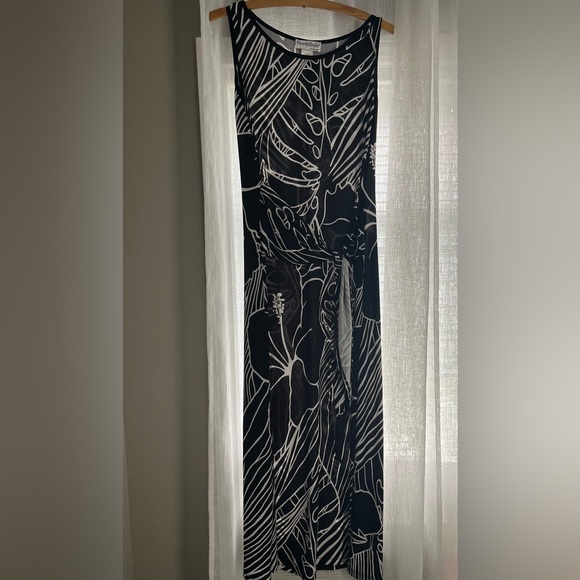 NorthStyle Long Black & White Print Maxi Dress - Picture 1 of 8